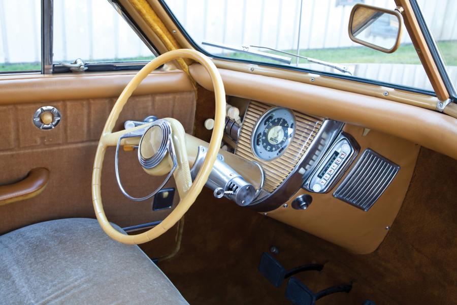 Панель приборов Tucker Sedan (1044) 1948 года  (фото 8 из 14)